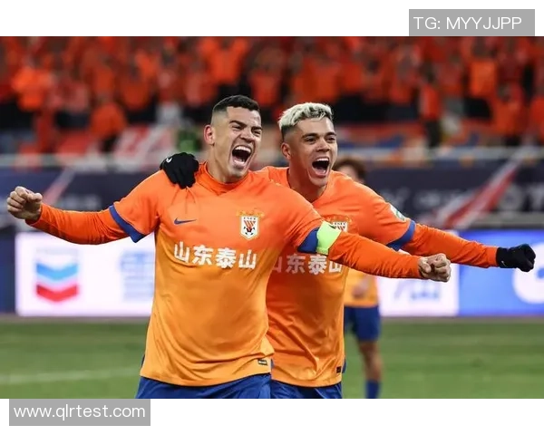 中超焦点战长春亚泰迎战山东泰山球队实力对决引发球迷热议 中超焦点战长春亚泰迎战山东泰山球队实力对决引发球迷热议