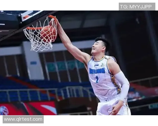 李慕豪:从青涩少年到篮球场上的璀璨明星之路